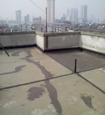 永春漏水维修 楼顶漏水是什么原因，楼顶漏水维修方法是什么?